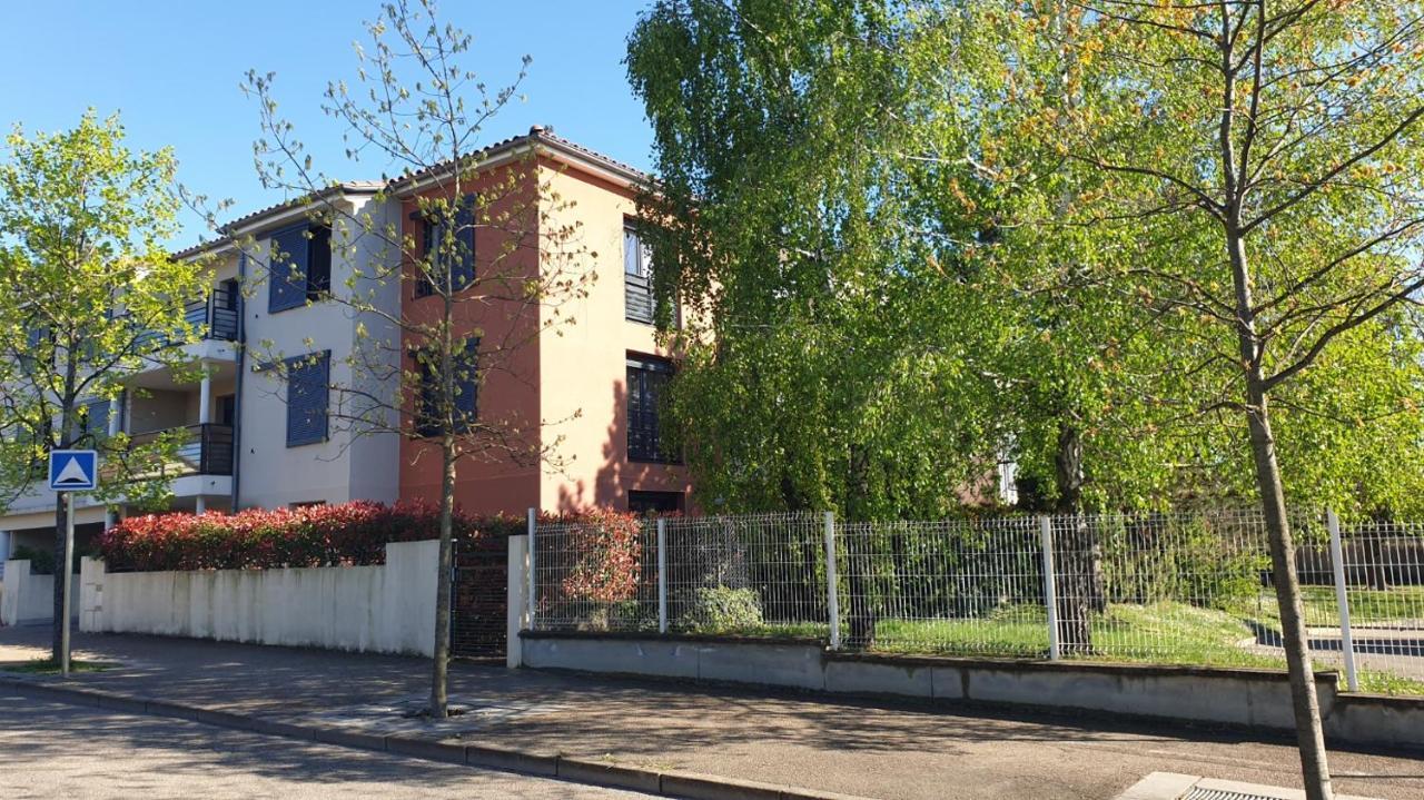 Le Loft De Genas - La Cabane Exterior foto